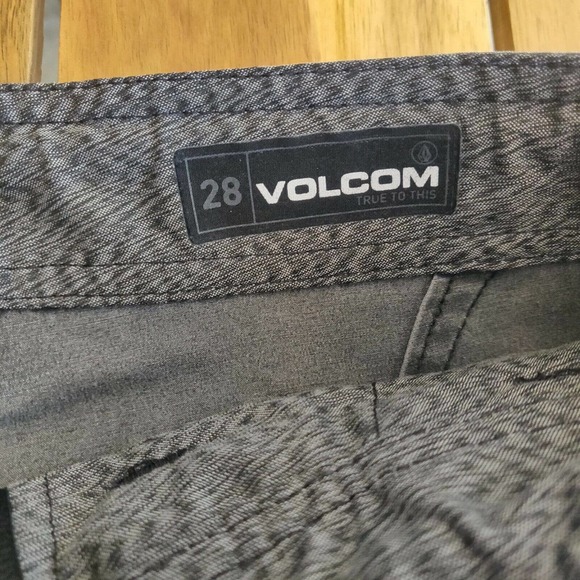 Volcom men's Swim Shorts Gray Drawing Waist Size 28 Swimming. - Picture 6 of 7